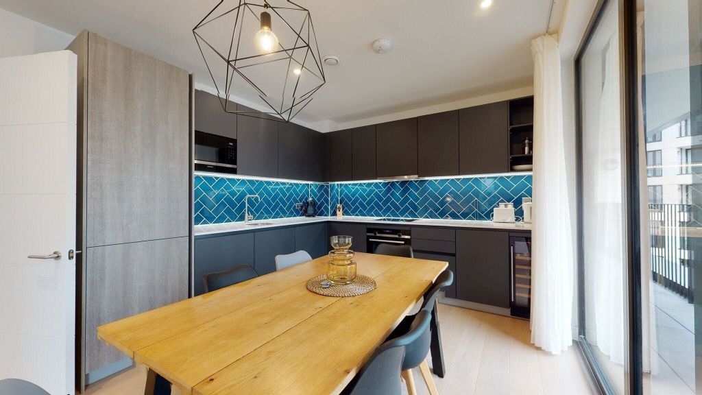 Property photo 2 of 10 Kitchen