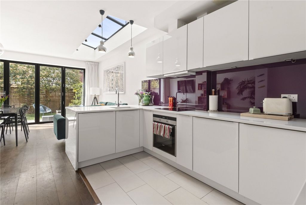 Property photo 3 of 14 Picture No. 18