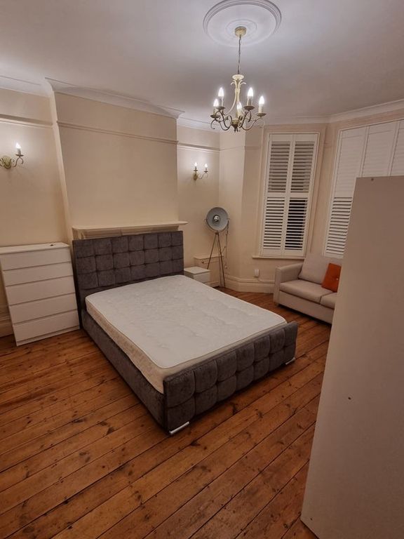 Property photo 1 of 8 Bedroom 2