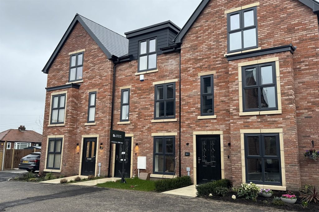 Property photo 1 of 15 (Main)