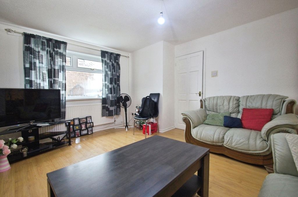 Property photo 3 of 16 Picture No. 04