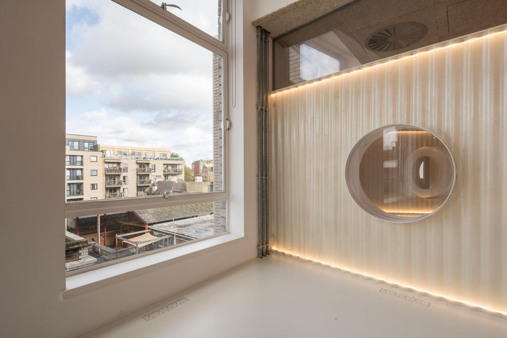 Property photo 3 of 16 Internal