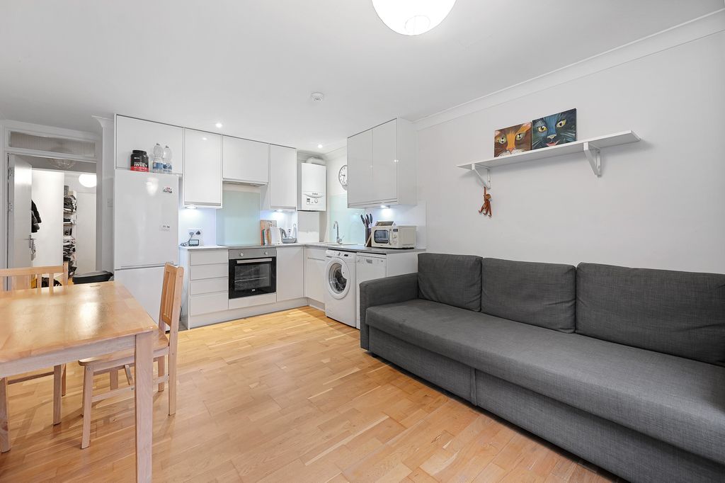 Property photo 2 of 7