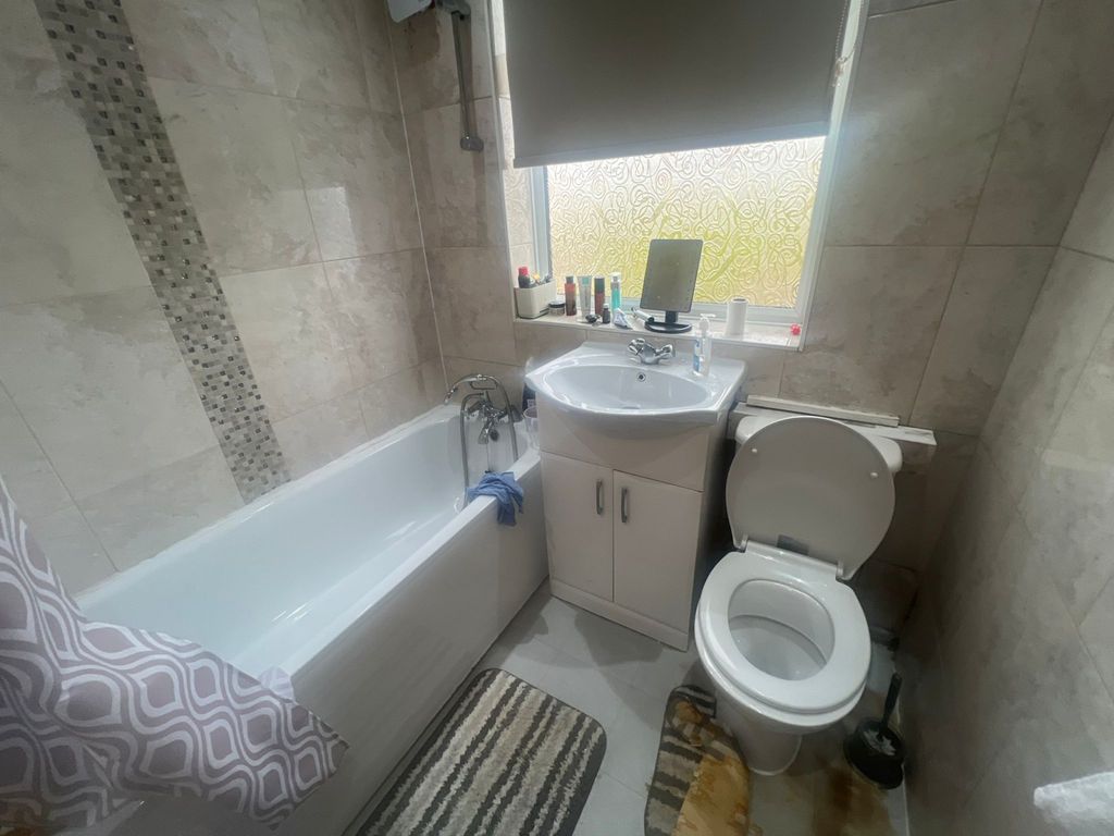 Property photo 3 of 9 77221A54-49A3-46c0-95F9-91431Ac0Dee7