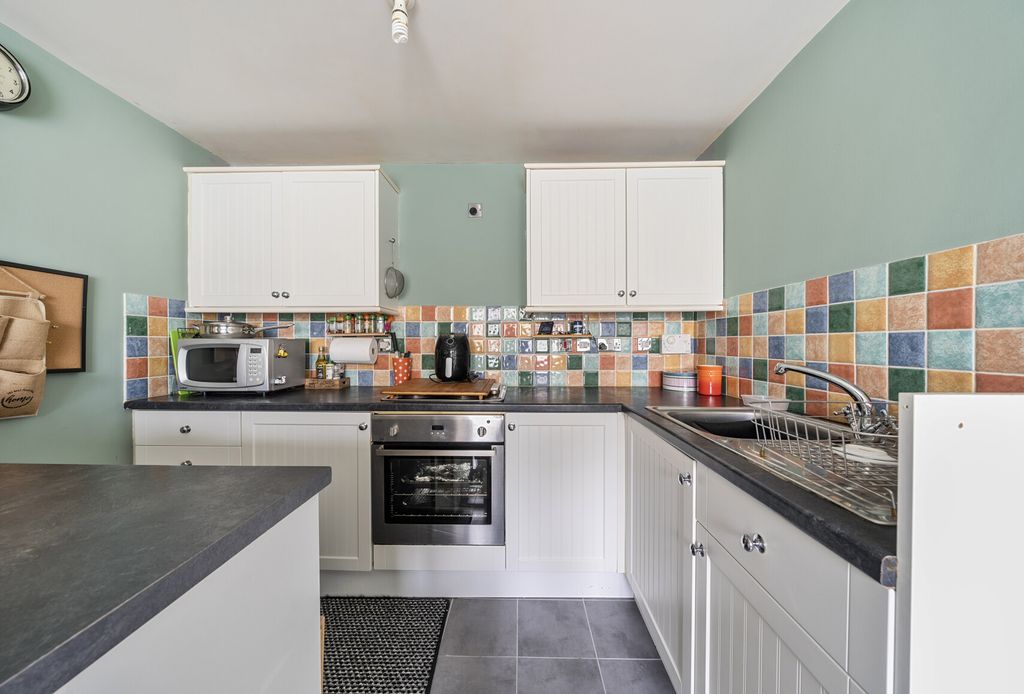 Property photo 3 of 9 1333135-10-688c80...