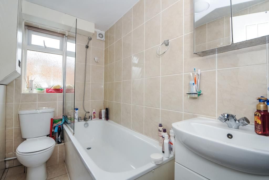 Property photo 3 of 8 Bathroom