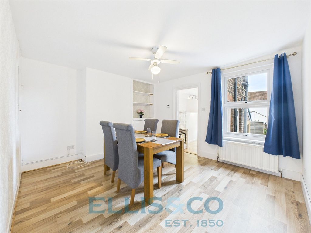 Property photo 3 of 12 Picture No. 27