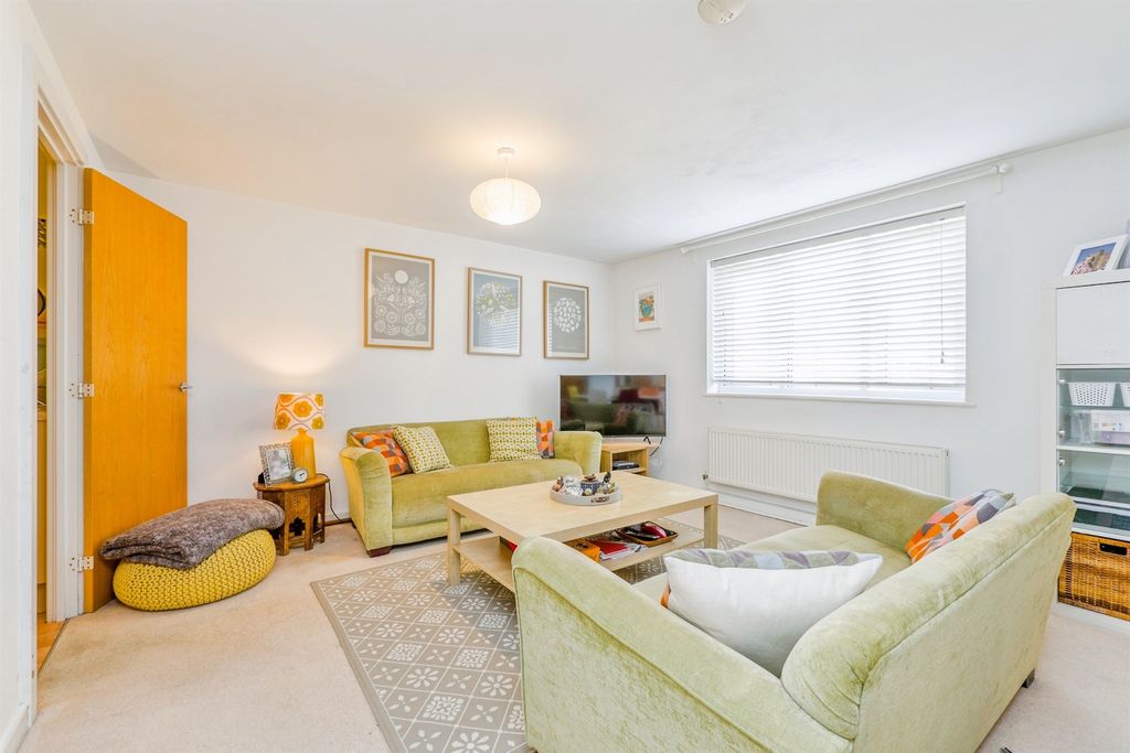 Property photo 3 of 19