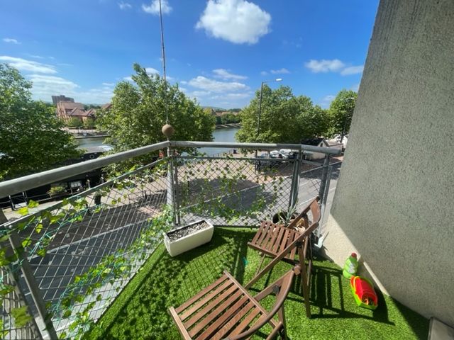 Property photo 3 of 9 Balcony