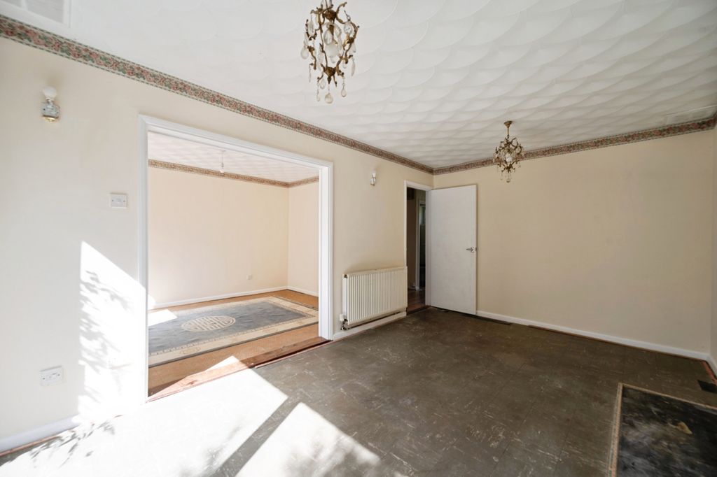 Property photo 2 of 17 Photo