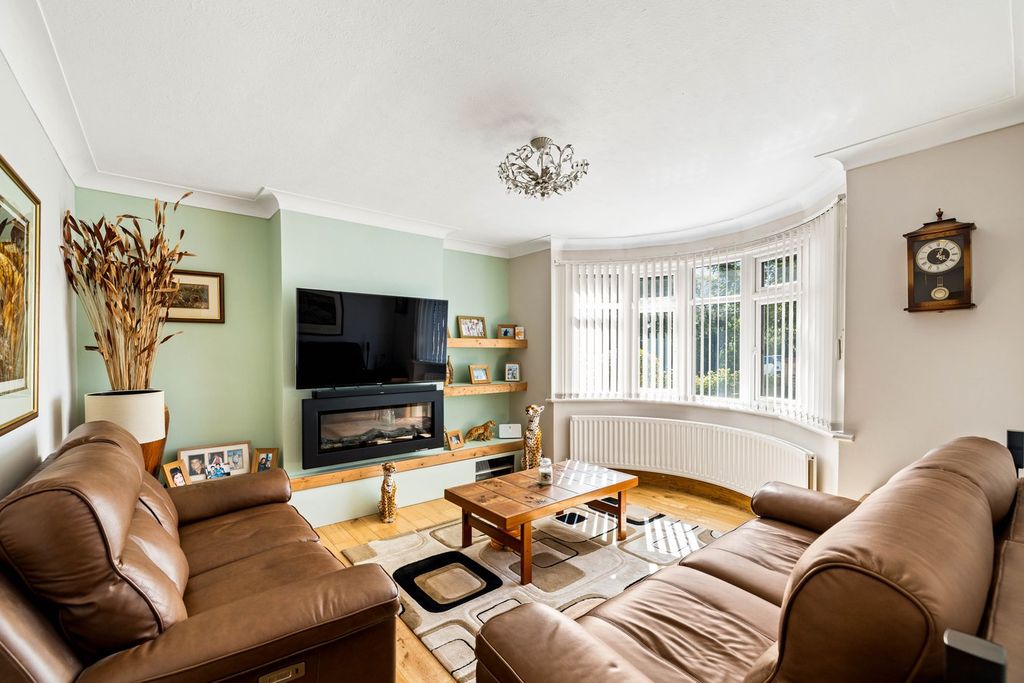 Property photo 2 of 23