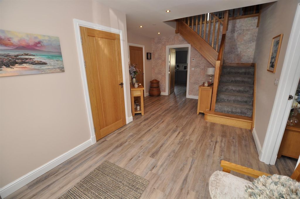 Property photo 3 of 48 Hallway
