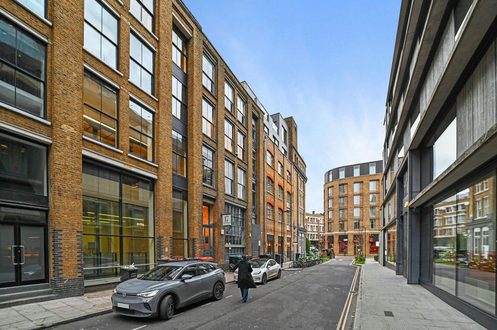 Property photo 3 of 18 Embcwillowstreet20.Jpg