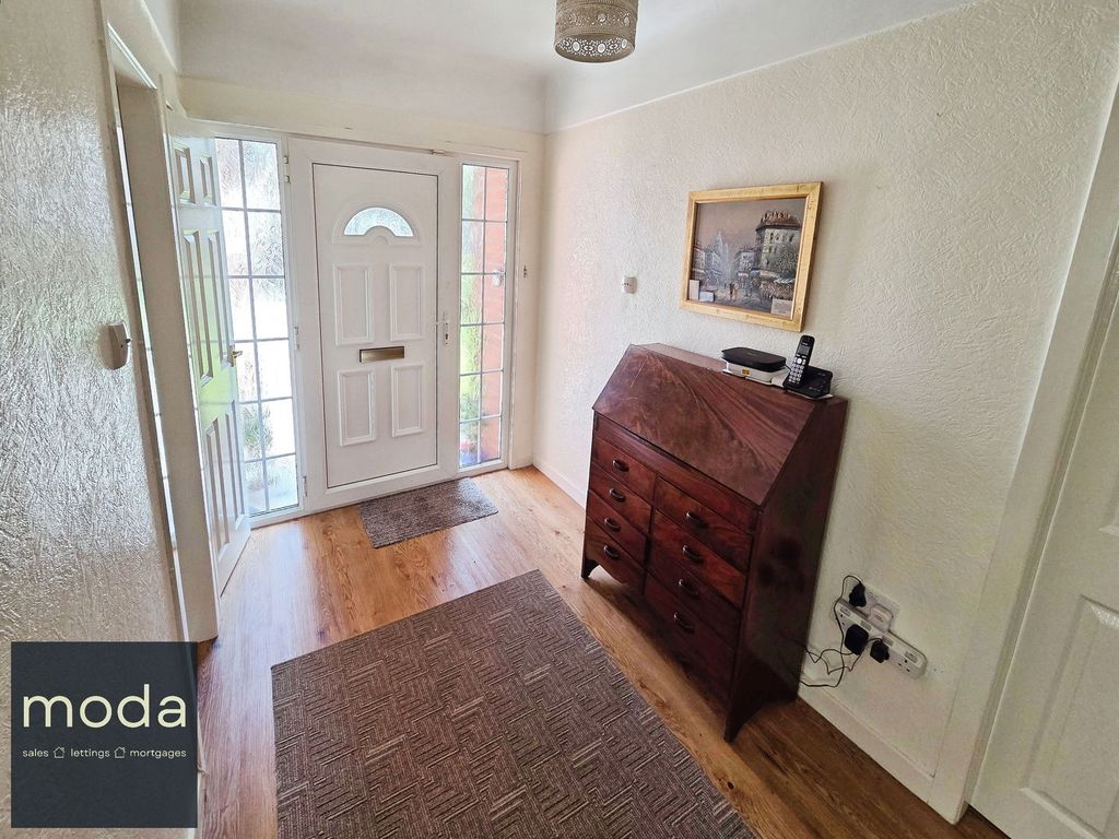 Property photo 2 of 35