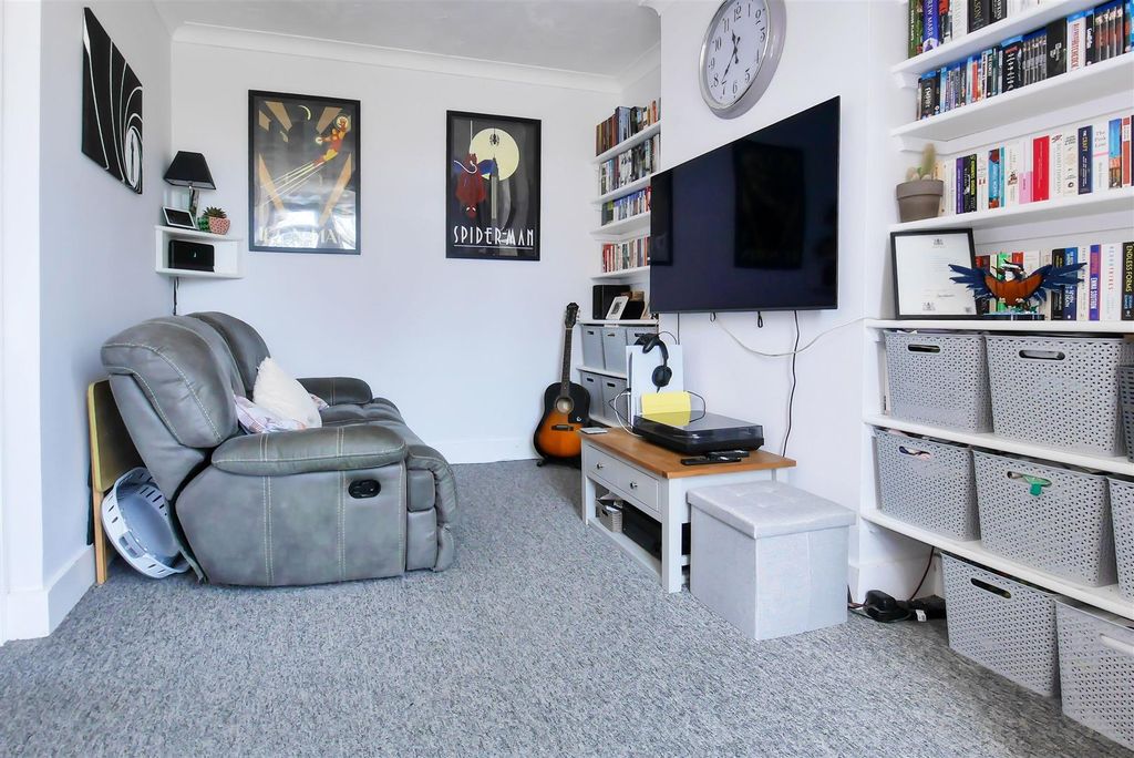 Property photo 2 of 10 P1090481.Jpg