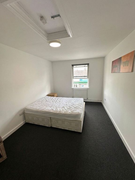 Property photo 1 of 3
