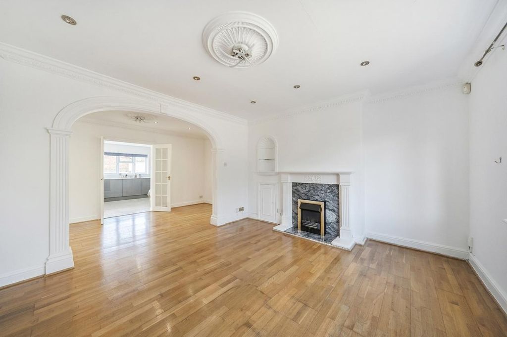 Property photo 2 of 15 1449956-7-69F12B2Fc2F6.Jpg