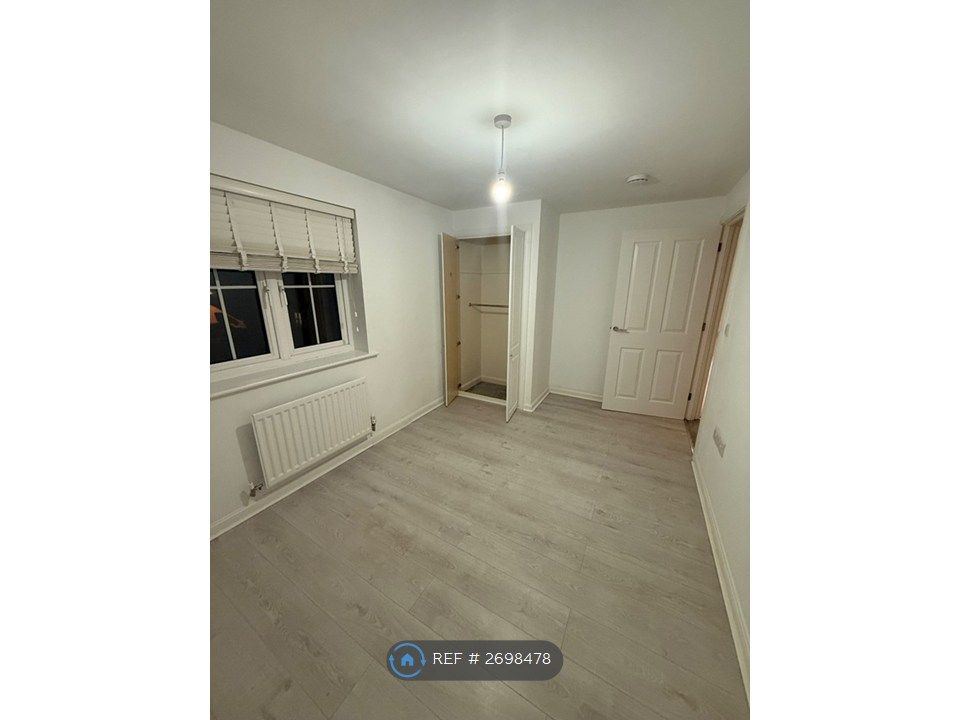 Property photo 2 of 9 Bed 2