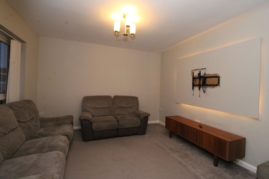 Property photo 3 of 16 Img_6901