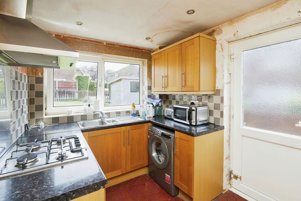 Property photo 2 of 17