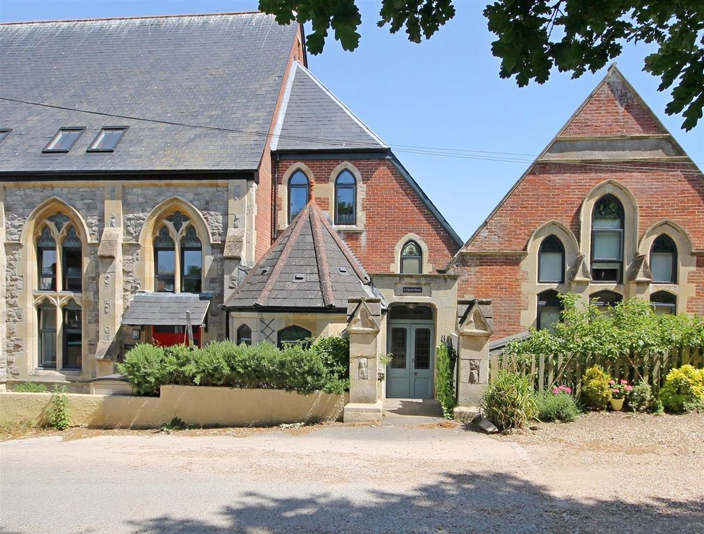 Property photo 1 of 8
