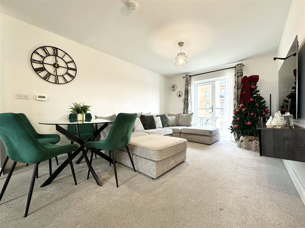 Property photo 2 of 20 Lounge/Dining Area