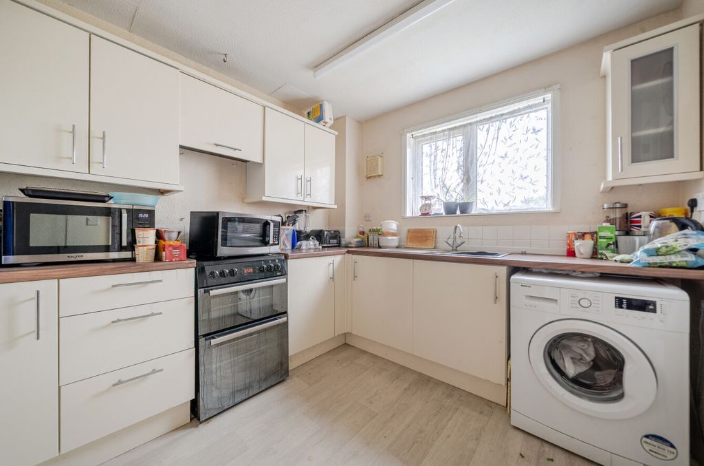 Property photo 2 of 10 1446821-10-69Dfb0...