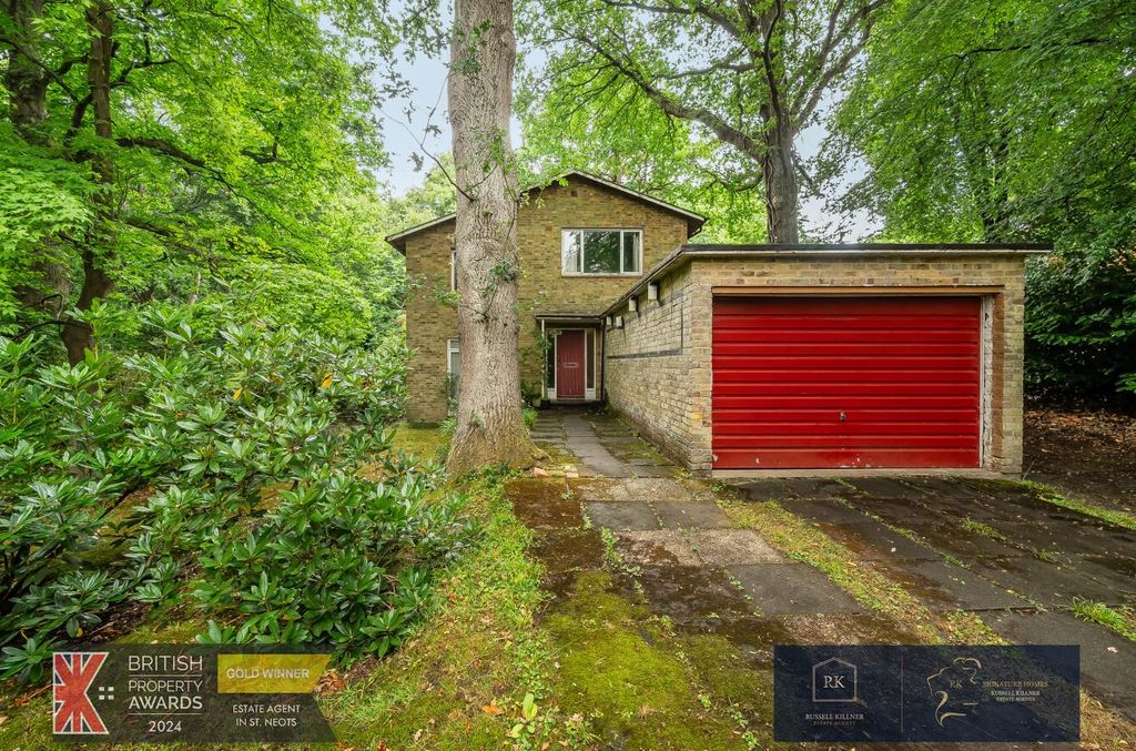 Property photo 1 of 17 Front.
