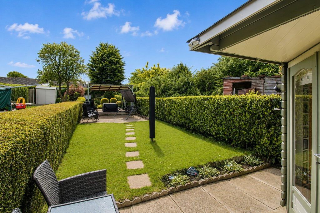 Property photo 2 of 17 Outside