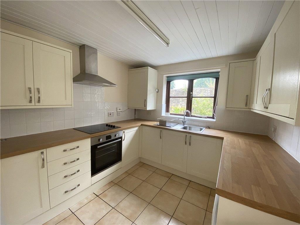 Property photo 2 of 7 Kitchen