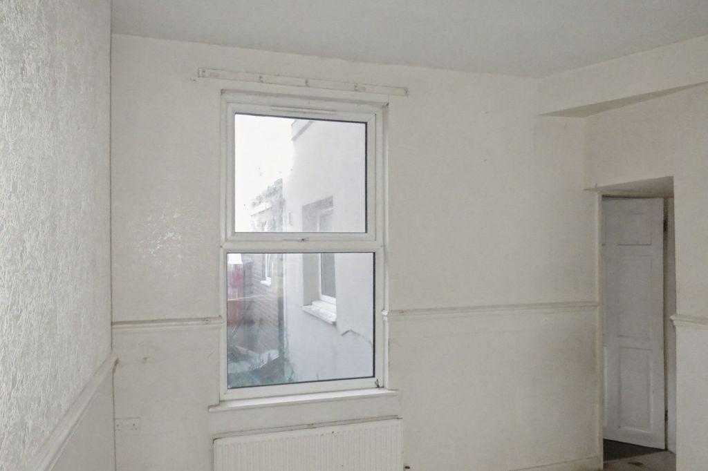 Property photo 3 of 22 52 Grasmere Street, Liverpool L5 6Rj