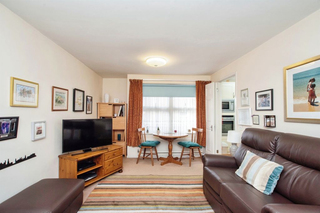 Property photo 2 of 17