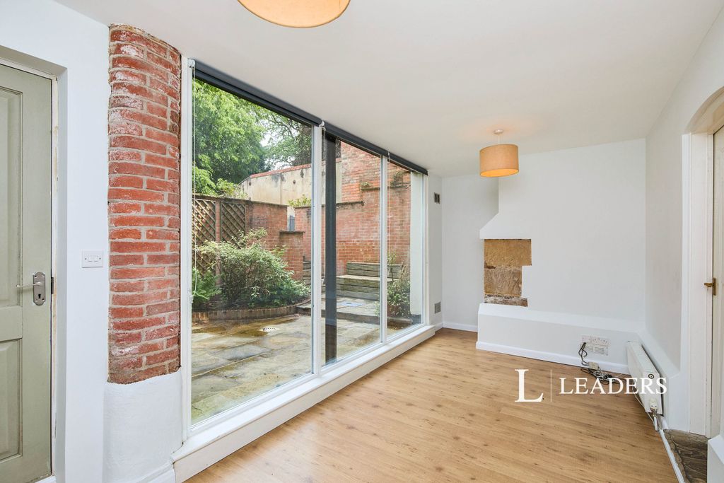 Property photo 1 of 10 c6dcc63E-Eabc-4157-A