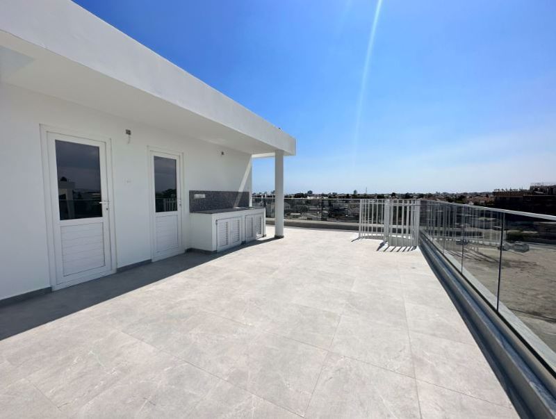 Property photo 2 of 23 Roof Terrace