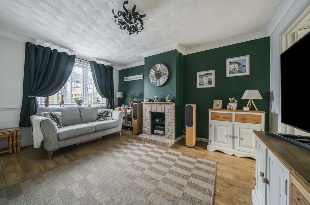 Property photo 2 of 26 1357976-13-68Cdc9Ae79093