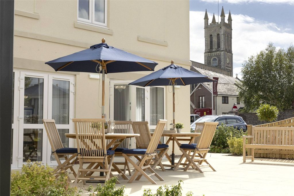 Property photo 2 of 14 Communal Patio