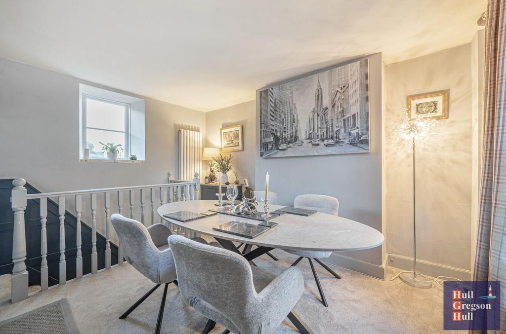 Property photo 3 of 23 4F512431-7Eb2-495c-B303-30d6851A83A5.Jpg