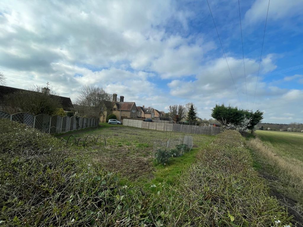 Property photo 2 of 8