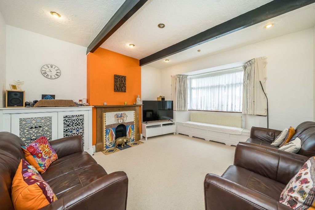 Property photo 2 of 8