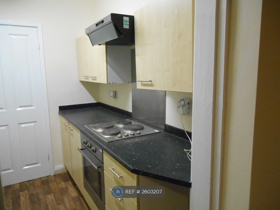 Property photo 2 of 12 Kitchen 2