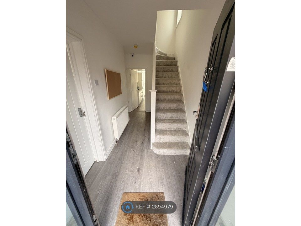 Property photo 2 of 34 Ground Floor Hallway