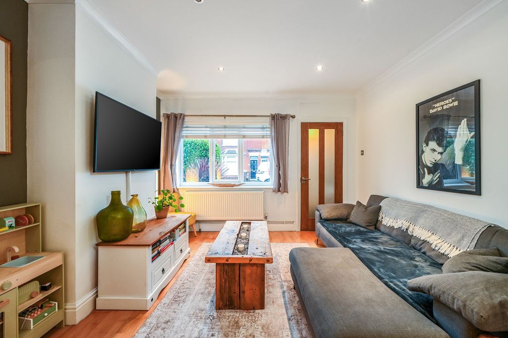 Property photo 2 of 21