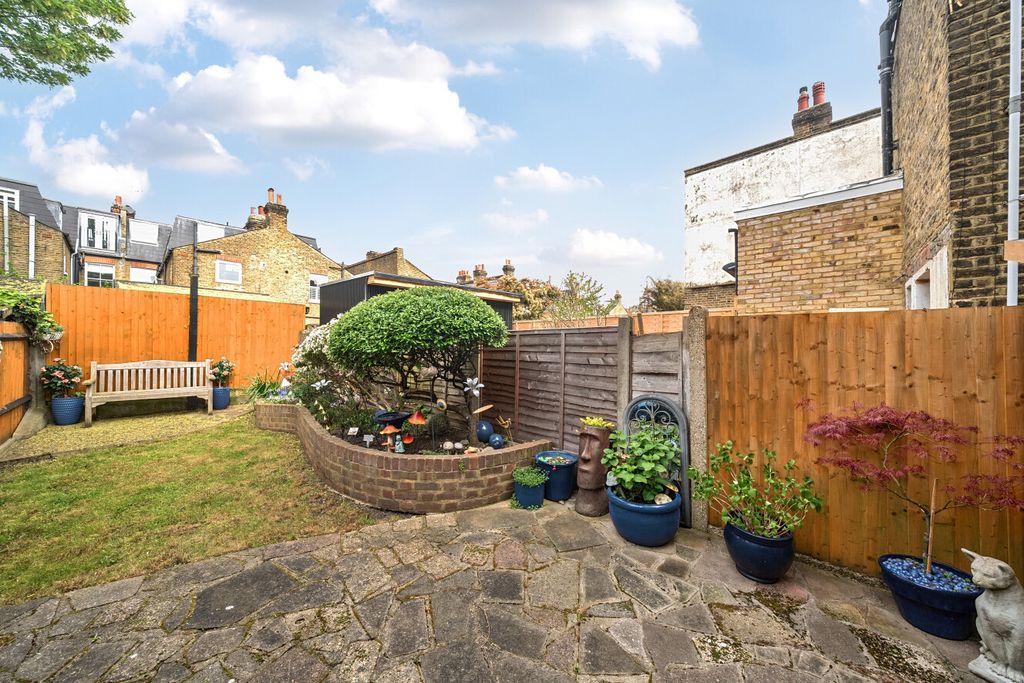 Property photo 2 of 13 1441744-19-69E0Ab...