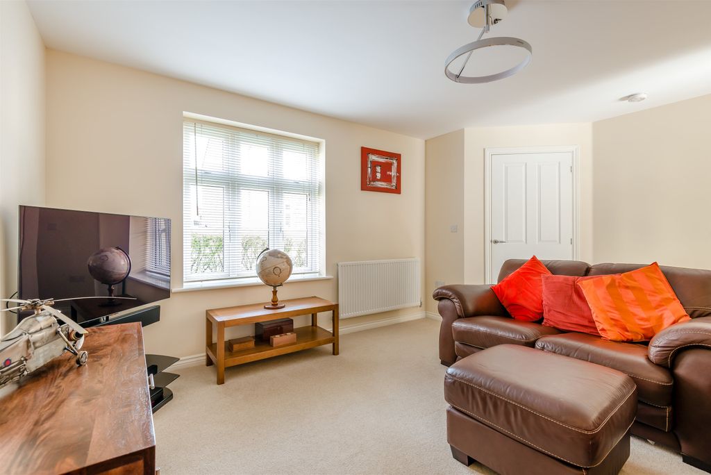 Property photo 3 of 23