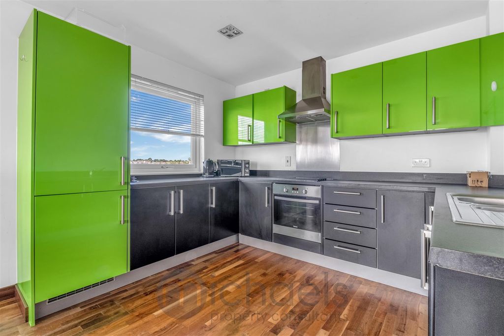 Property photo 3 of 10 Kitchen.Jpg