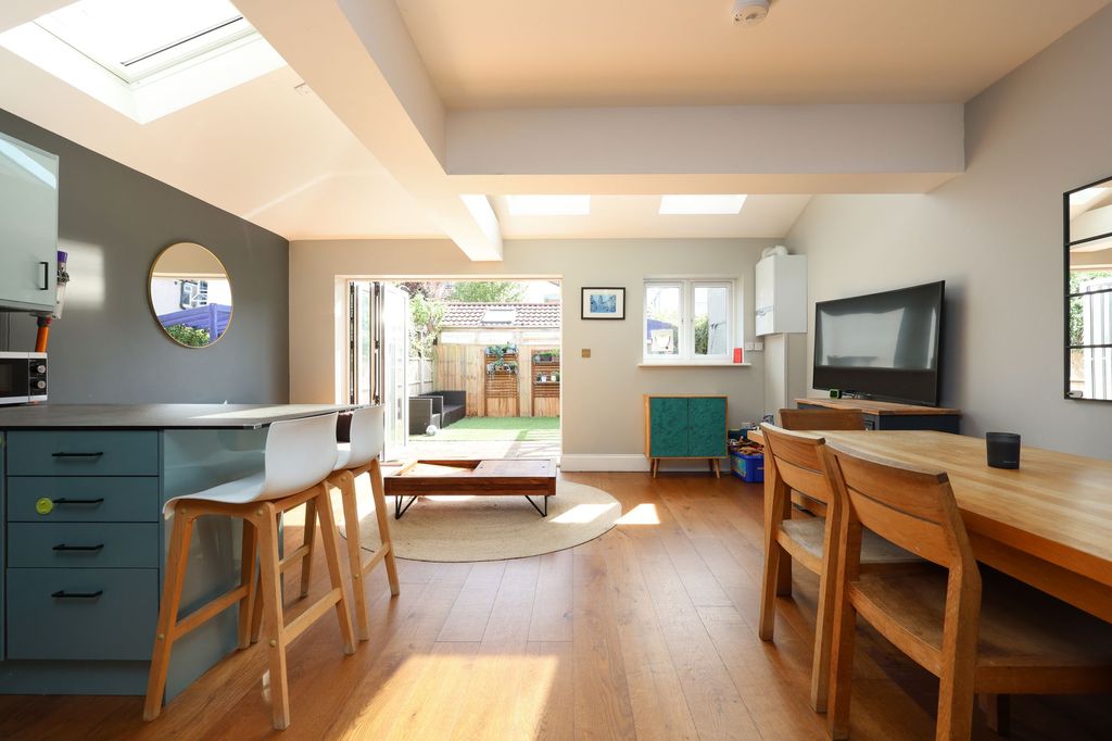 Property photo 1 of 21