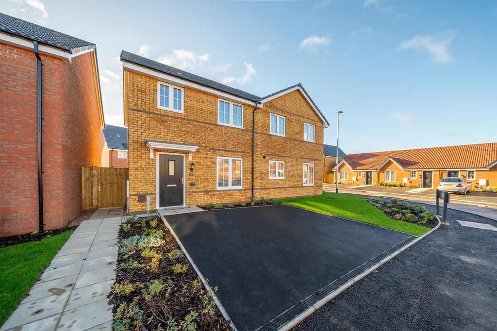 Property photo 1 of 19 (Main)