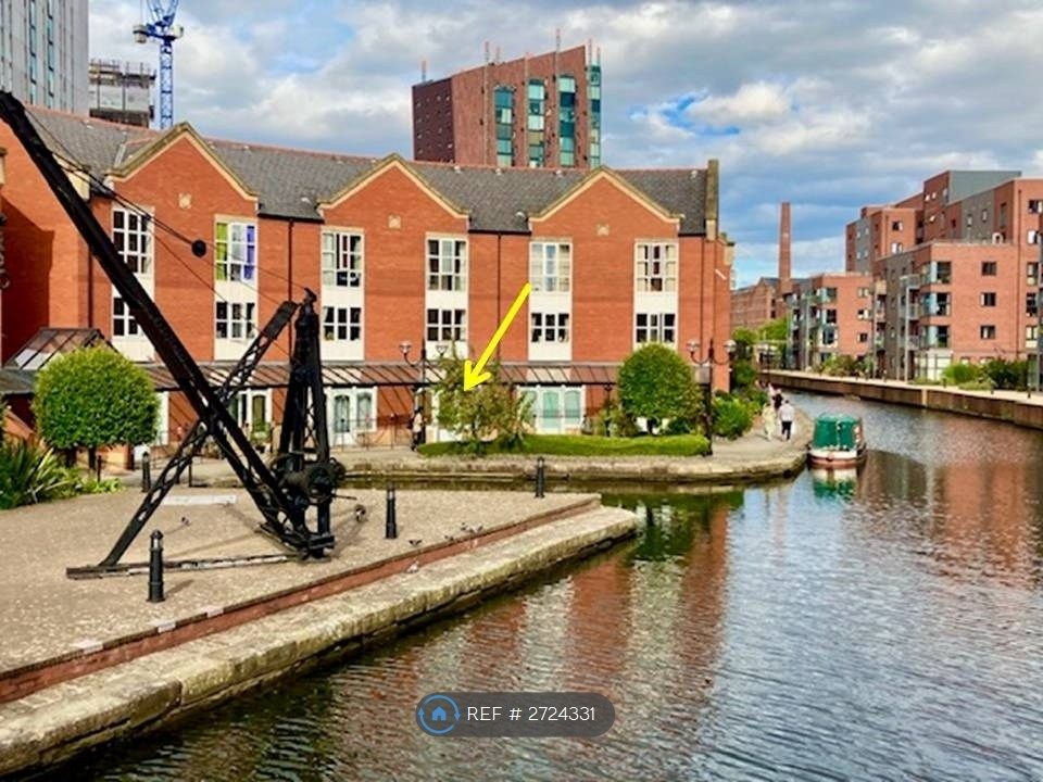 Property photo 1 of 19 Canalside Studio