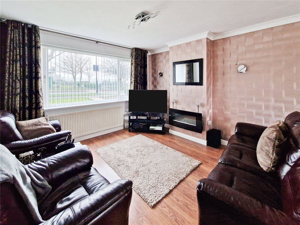 Property photo 2 of 12 Picture No. 61