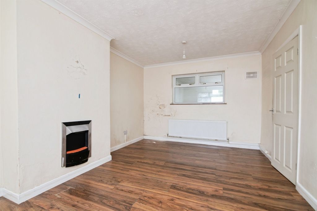 Property photo 3 of 20